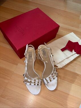 Valentino White Leather Rockstud Slingback Heels